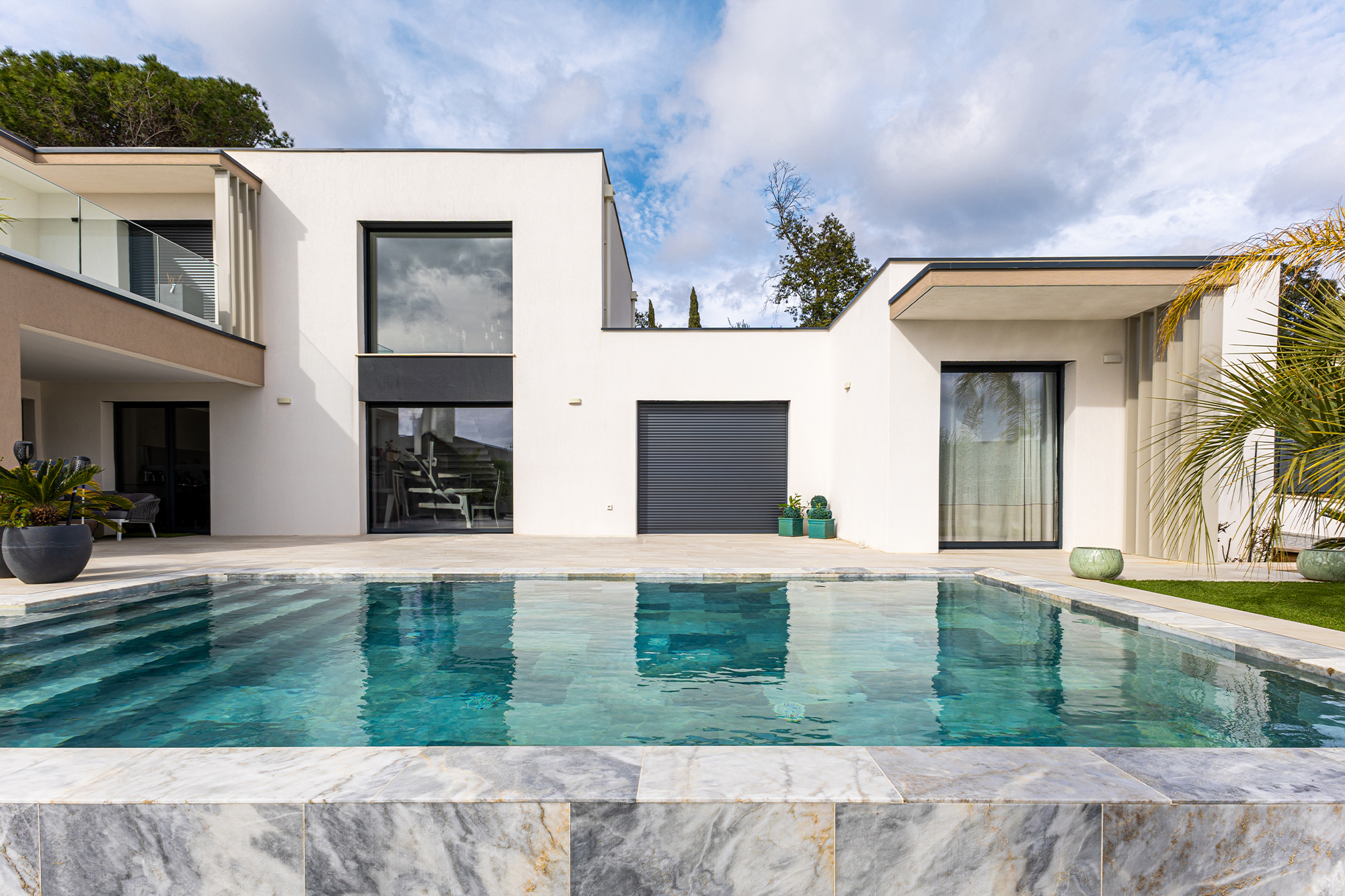 Luxury villa with swimming pool and Mediterranean garden