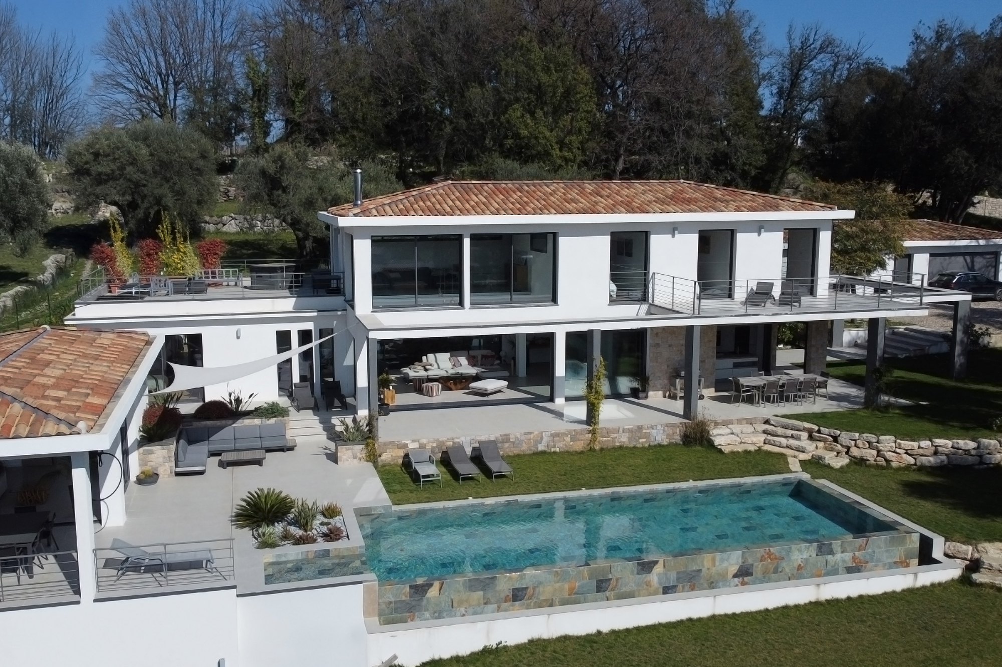 Architect-designed villa with swimming pool near Cannes