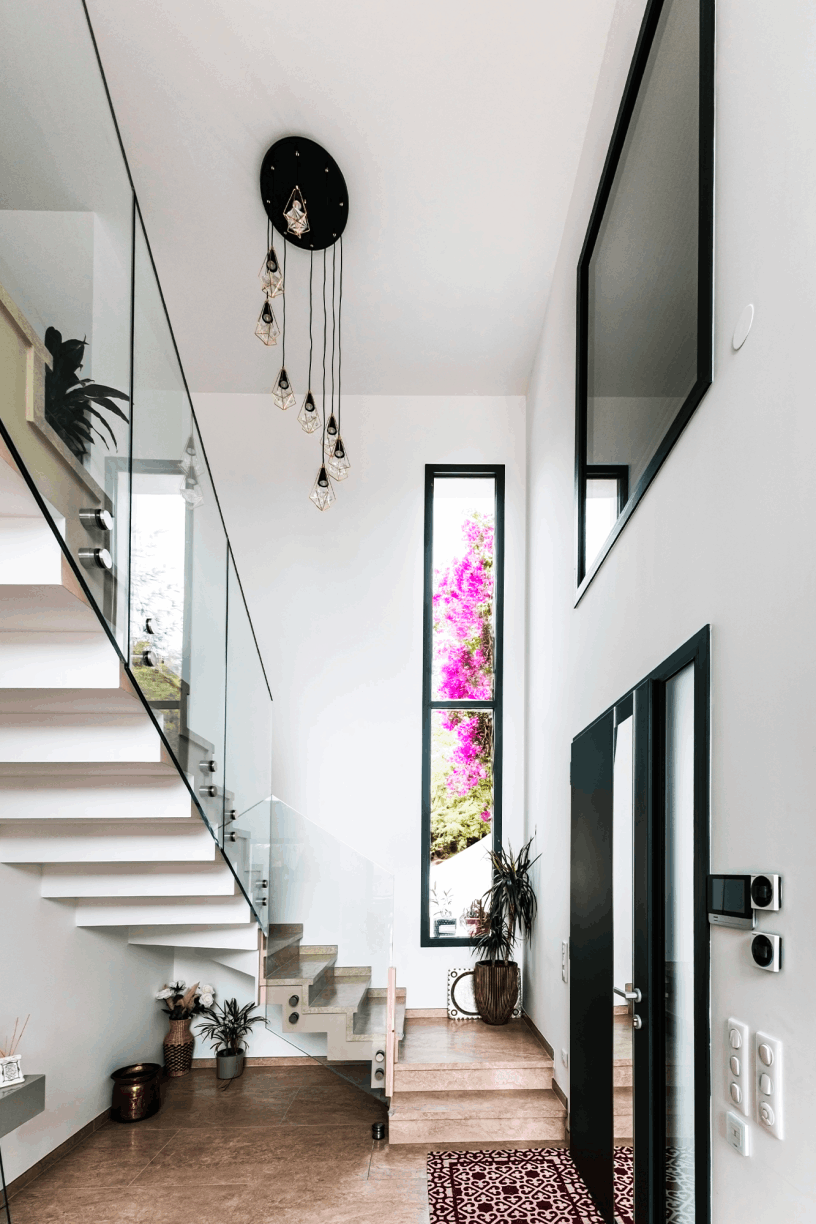Custom staircases, bespoke home builder Cannes.