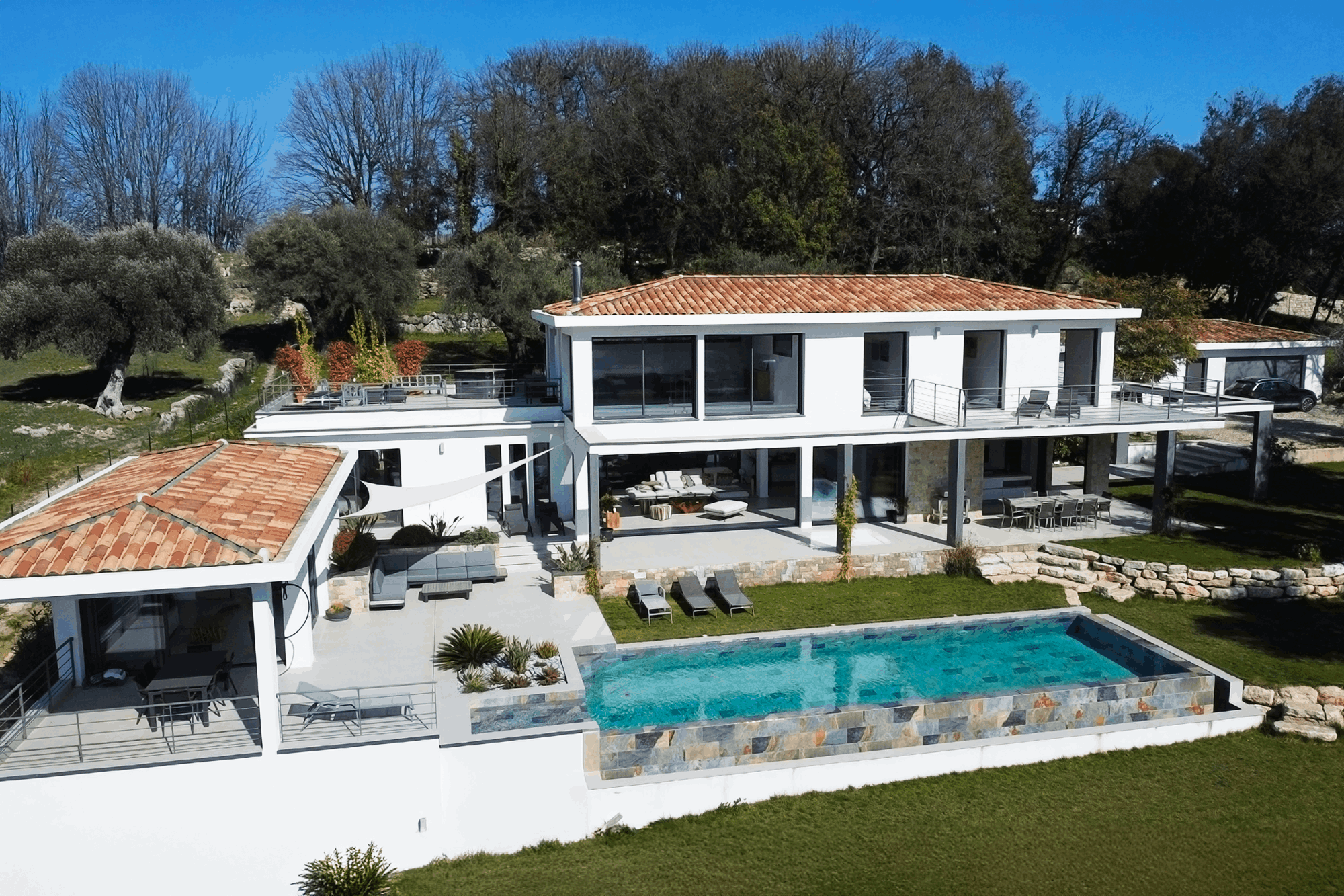 Luxury house with pool and Mediterranean garden near Cannes