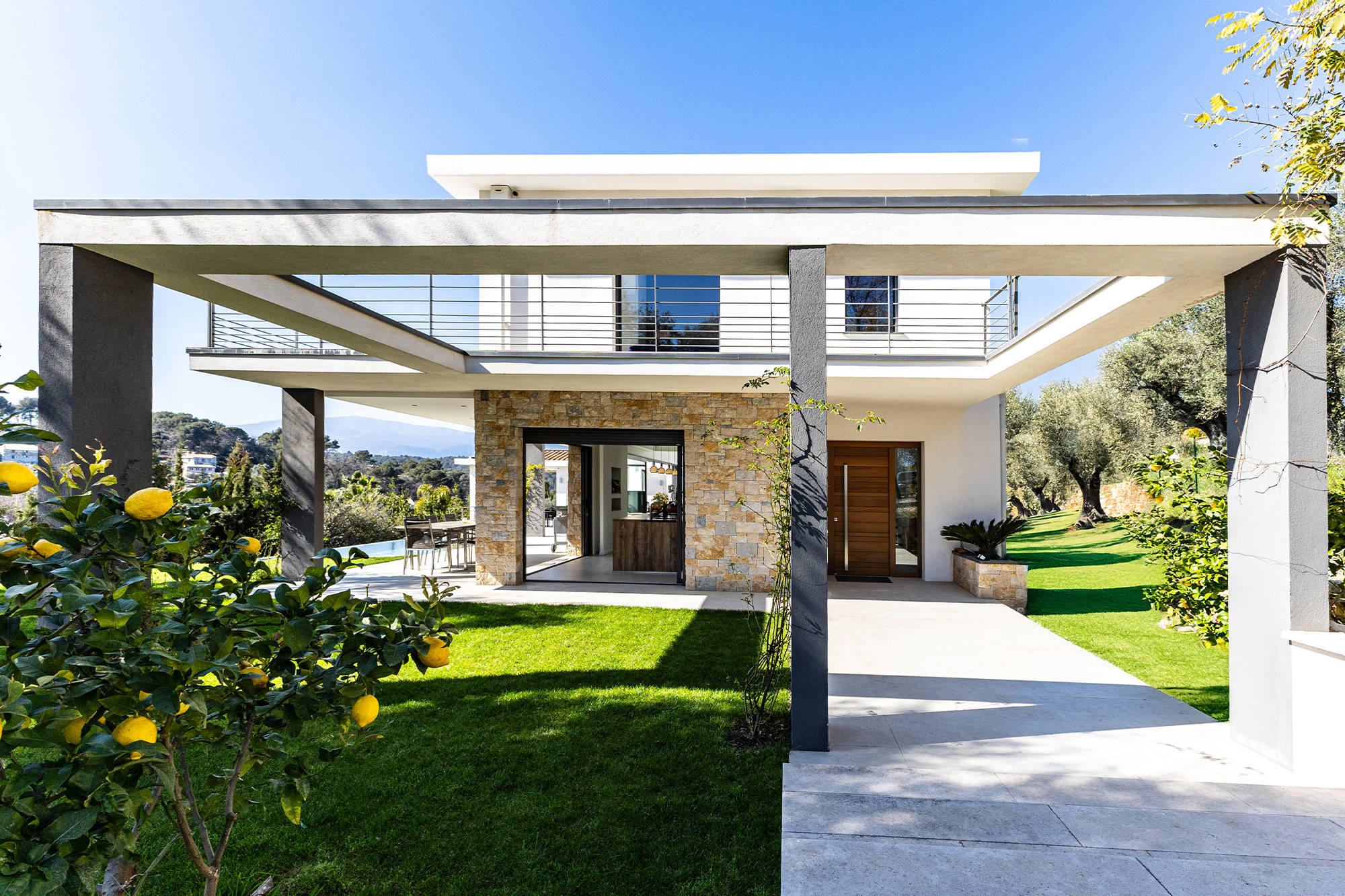 Luxury modern villa with pool and stone façade in Cannes area