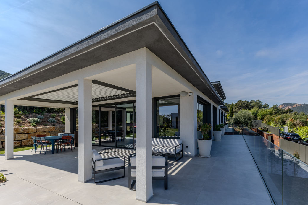 Luxury Villa near Cannes by KO Sud Construction